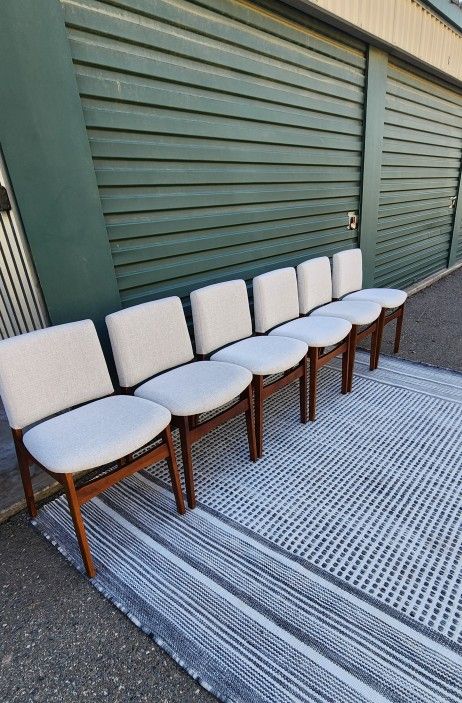 NEW!! 6 Article Nosh Dining Chairs