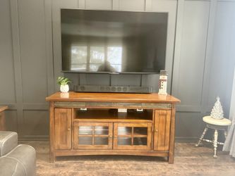 Riverside Furniture Entertainment Center