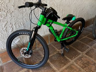 24” FUJI DYNAMITE PRO MT BIKE