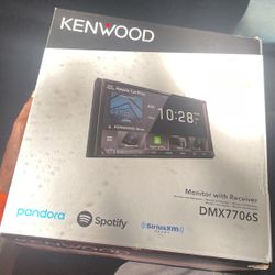 KENWOOD MONITOR WITH RECEIVER 