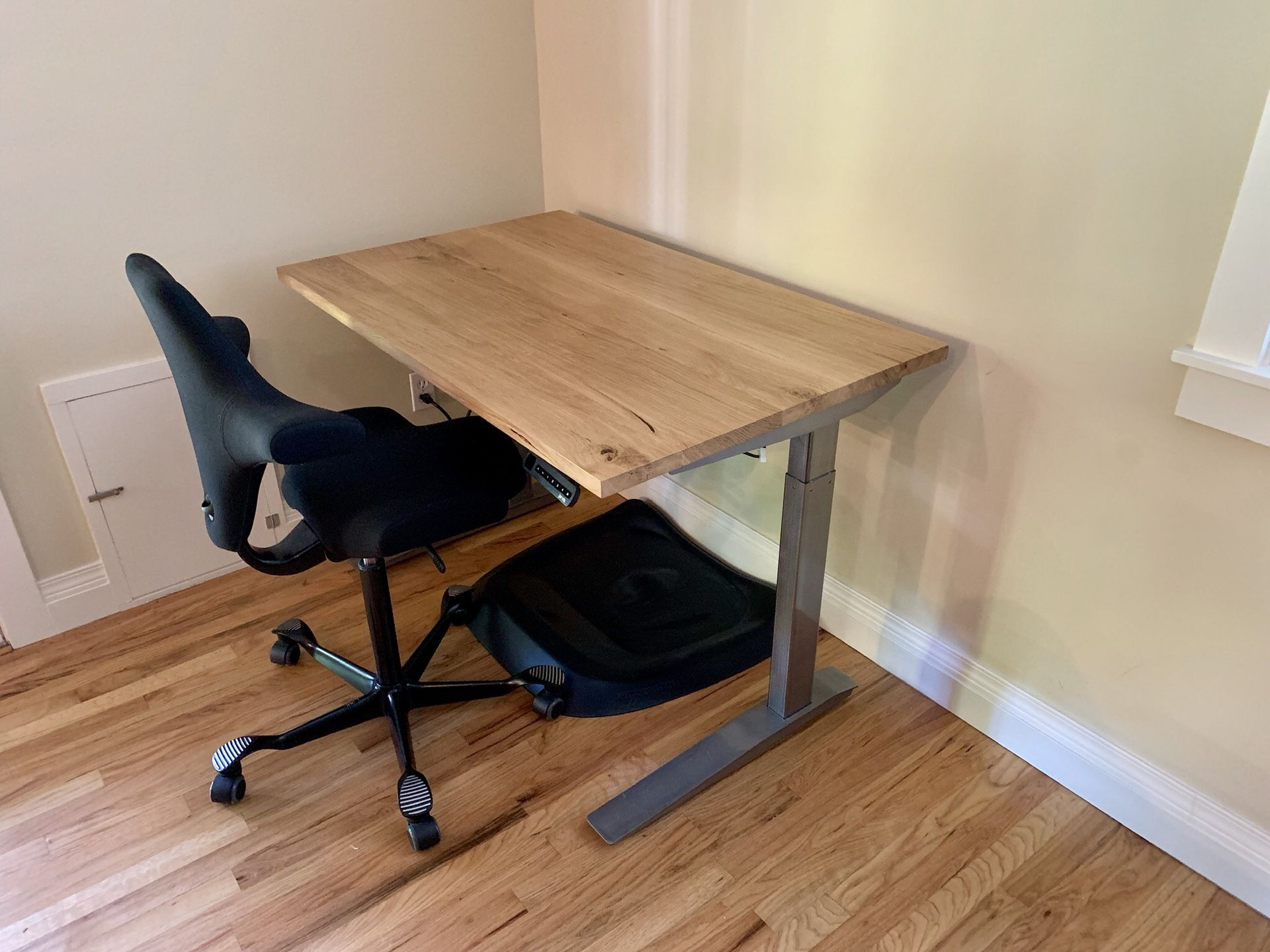 fully Jarvis standing desk, desk chair, and ergo mat