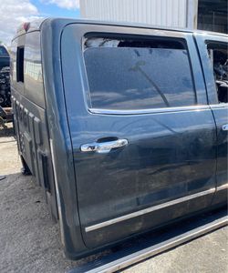 18 GMC SIERRA 1500 CREW CAB COMPLETE PASSENGER RIGHT REAR DOOR FITS 15-19