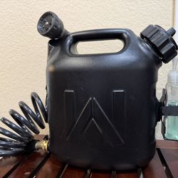 WaterPort GoSprout Self-pressurizing tank