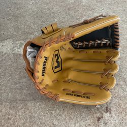 Franklin FieldMaster Series Left Hand Baseball Glove