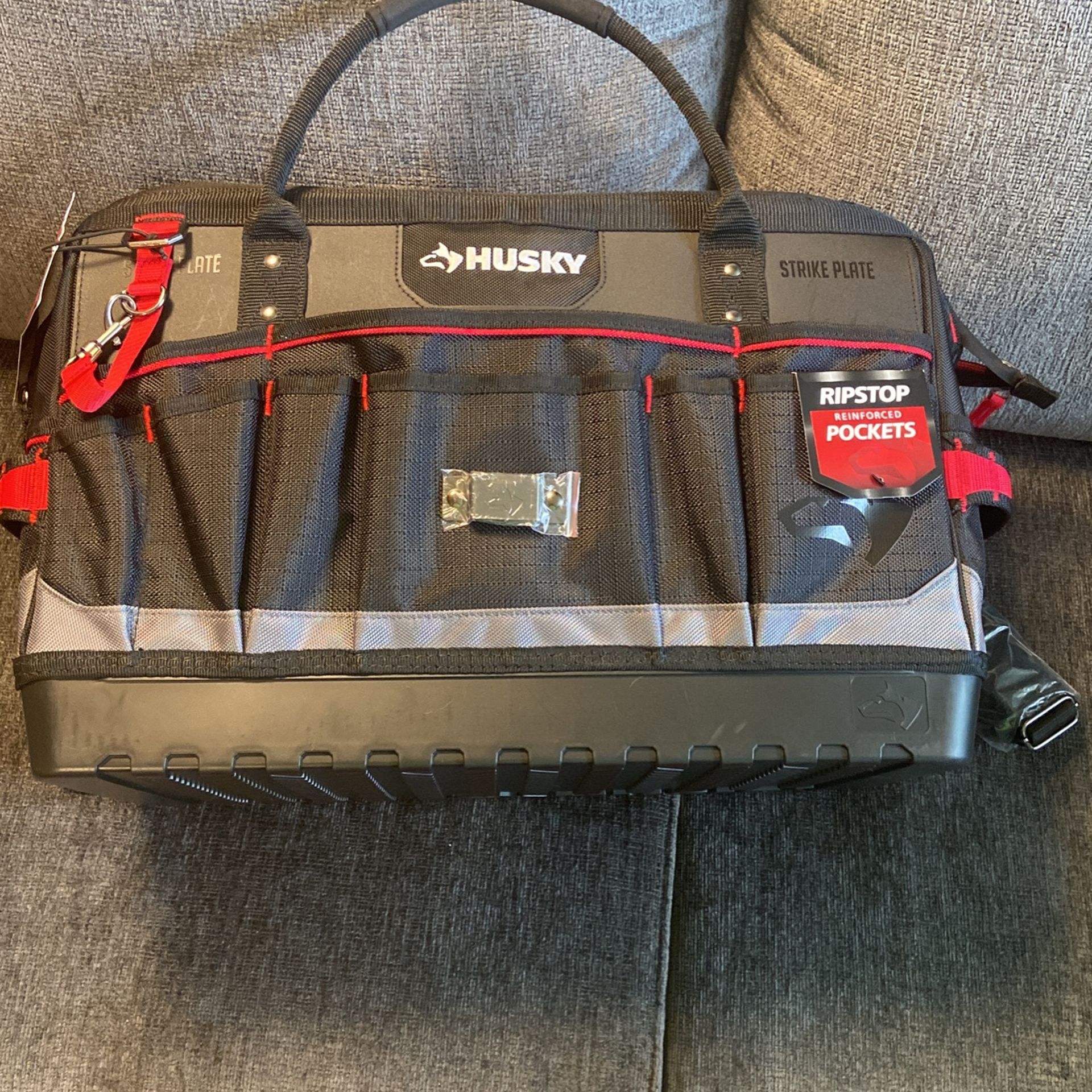 Husky Heavy Duty 20 Inch Took Bag