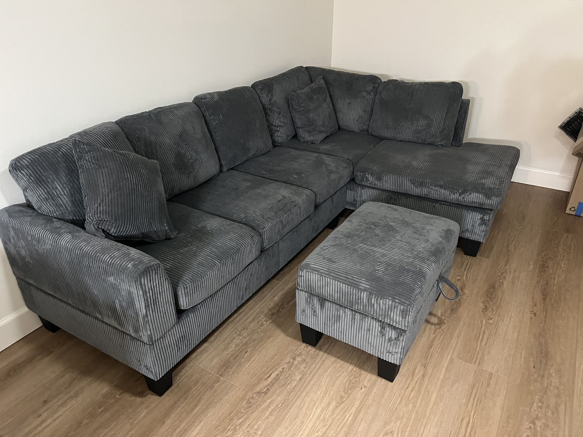 New Corduroy Sectional. Grey / Off White. 99” X 66”. Free Delivery!