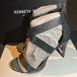 Kenneth Cole Brooke Cross Sandal