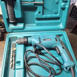 Taladro MAKITA