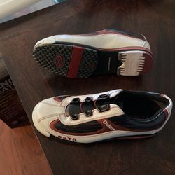 Bowling shoes
