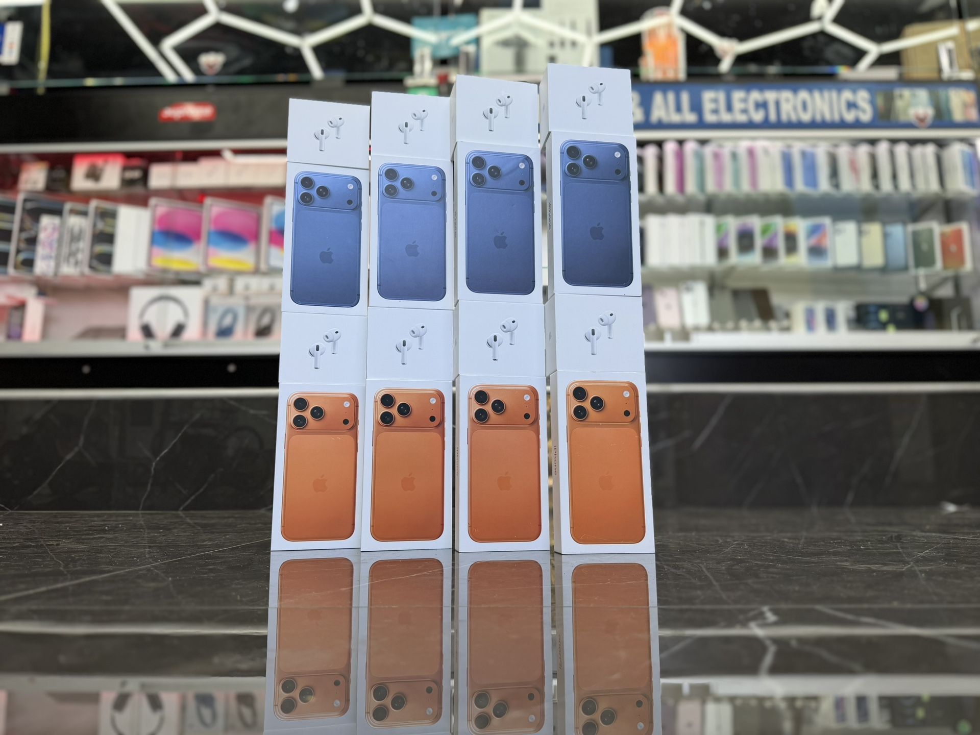 iPhone 17 Pro & iPhone 17 Pro Max W/ AirPods Pro 3 ((Take It Home In Payments/ llévatelo a casa en pagos)