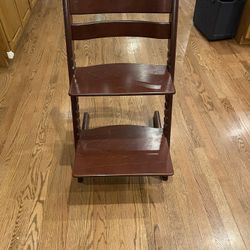 Stokke Tripp Trapp High Chair (Walnut)