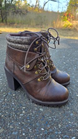 Boots Size 9W