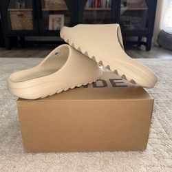 adidas Yeezy Slide Bone (2022/2023) – Size 10 (Brand New)