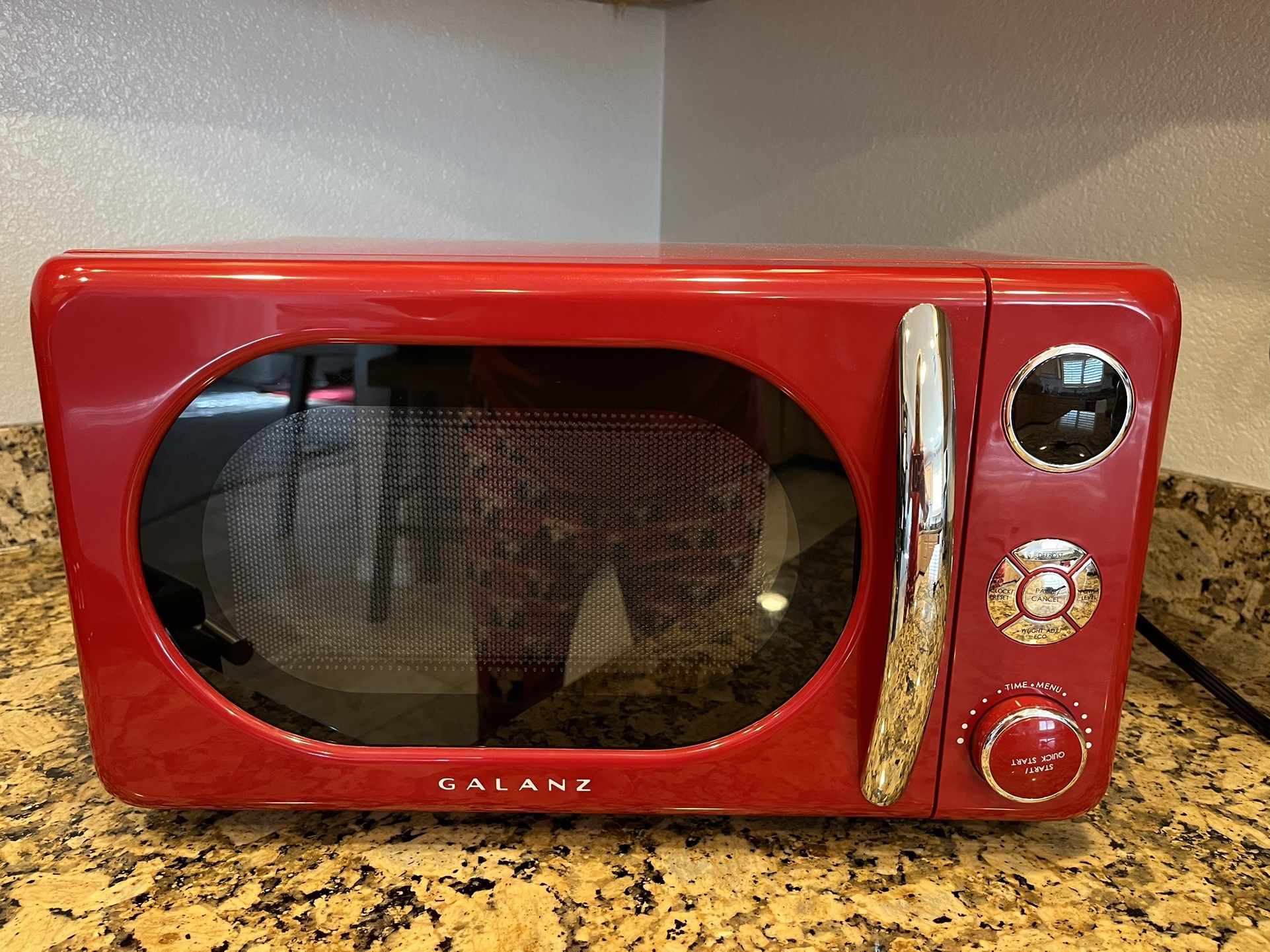 Retro 1100watt Microwave 