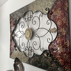 Metal picture frame