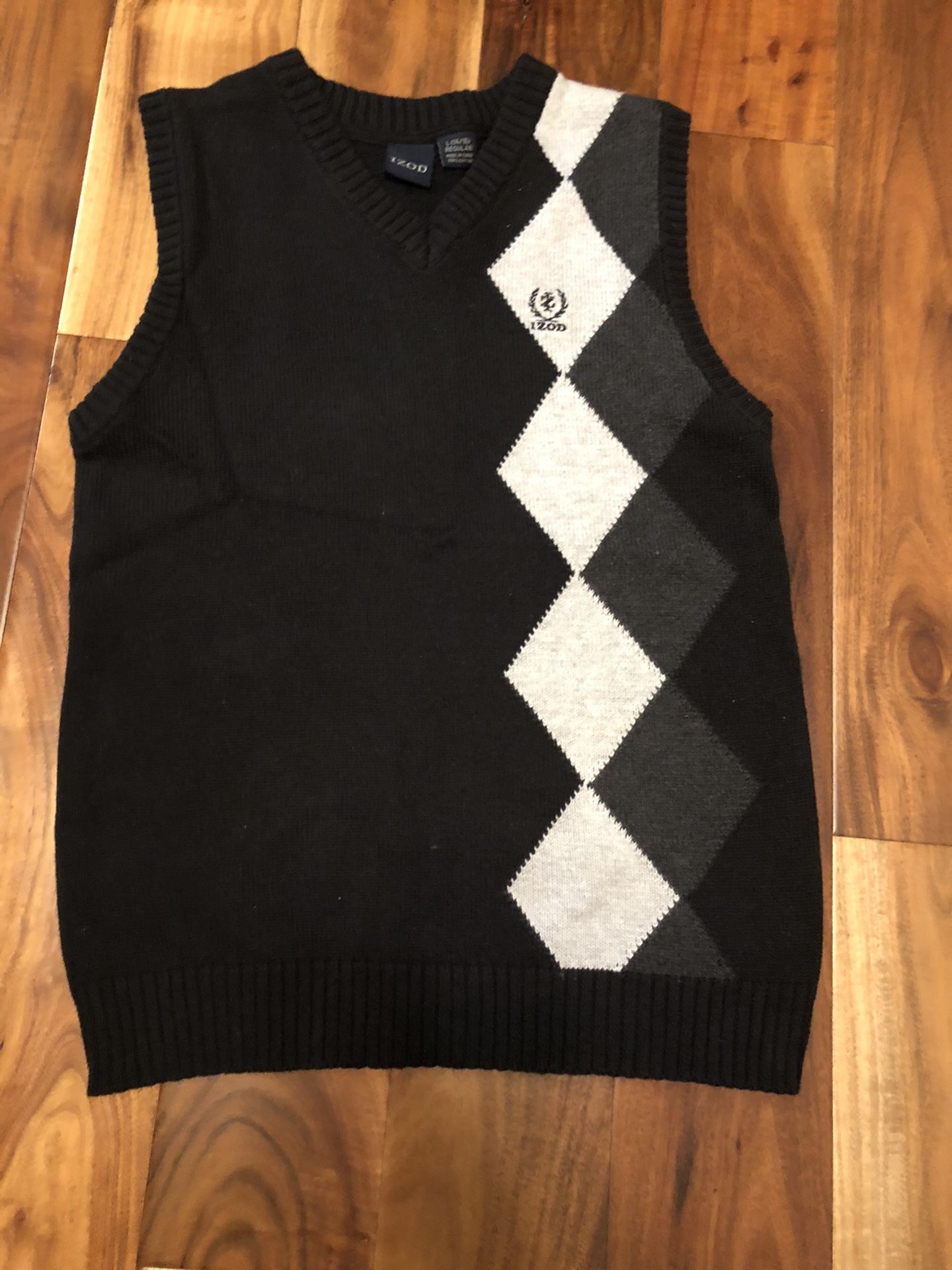 Vest Sweater  Black And White  Izod  Size 14-16 youth 