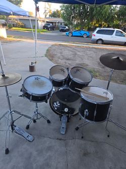 Drums set