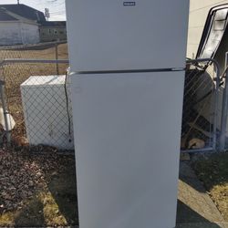 Top and bottom refrigerator