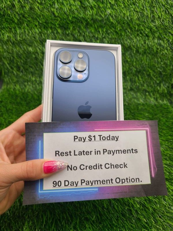 In Box Apple IPhone 15 Pro Max 256gb  Unlocked Like New Condition No Defects. 
$1 Down NO CREDIT CHECK FINANCING