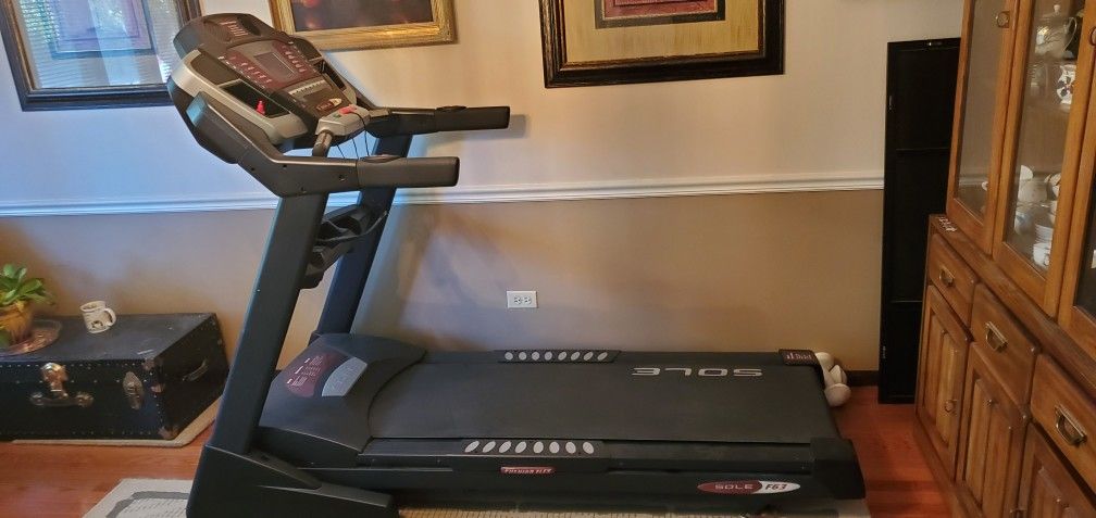 SOLE F63 Motorized Treadmill