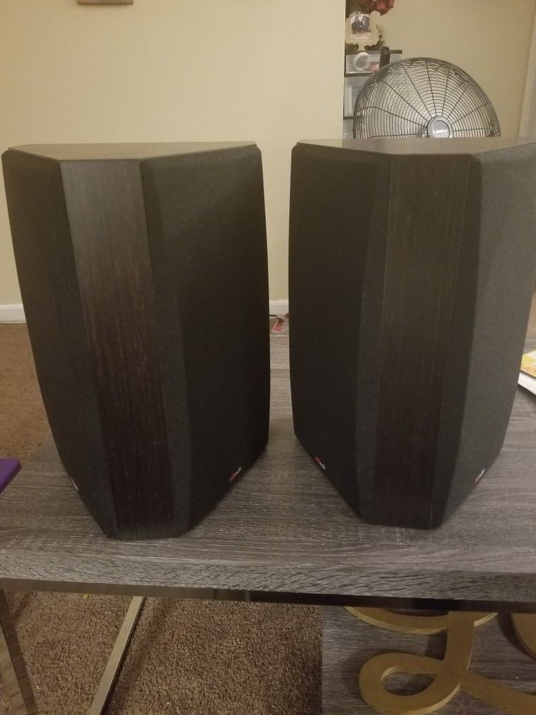 Pair of Polk audio bookshelf speakers