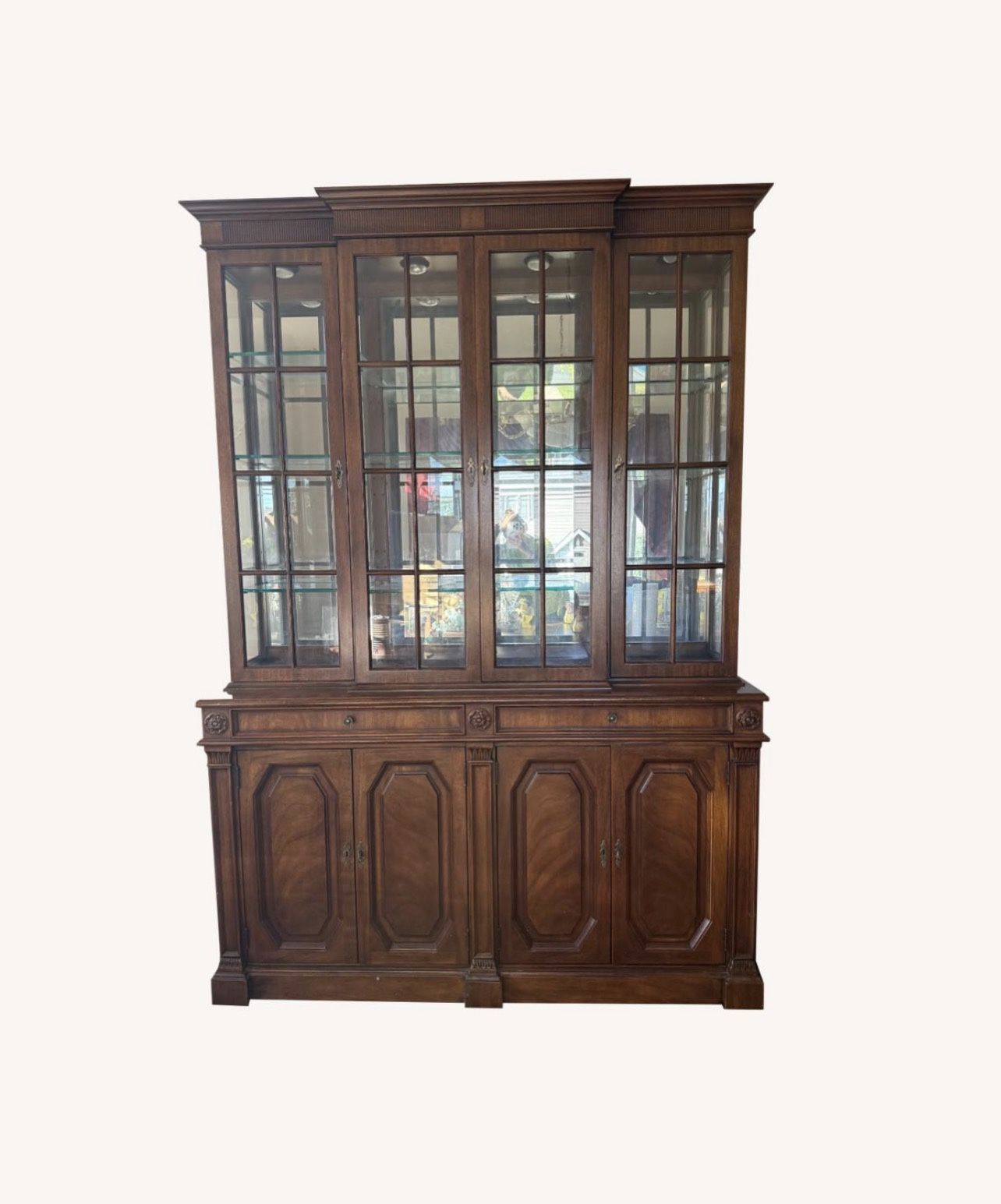 Vintage Heritage China Cabinet - Glass Shelves, Built in Lights, Great Condition