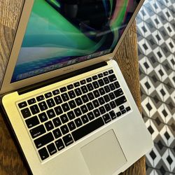 Apple MacBook Air 13” Core i5 processor 4GB RAM 256GB SSD STORAGE DRIVE $175 