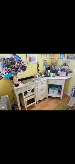 Girl’s white bedroom set 8 pieces