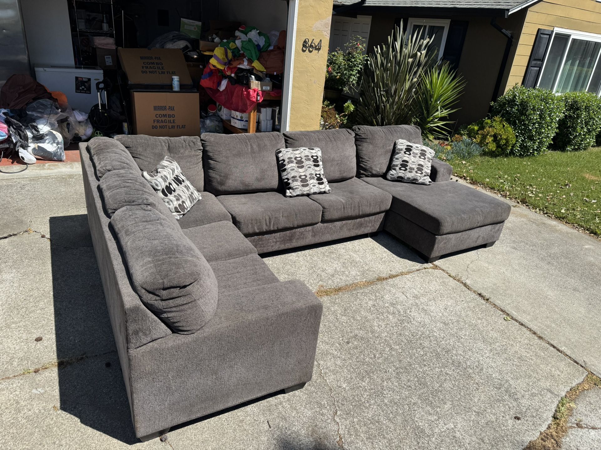 LIKE Brand New Couch (excellent Condition) $450