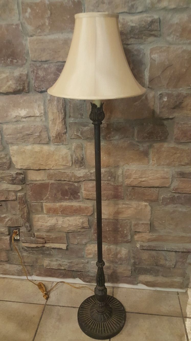 Floor lamp