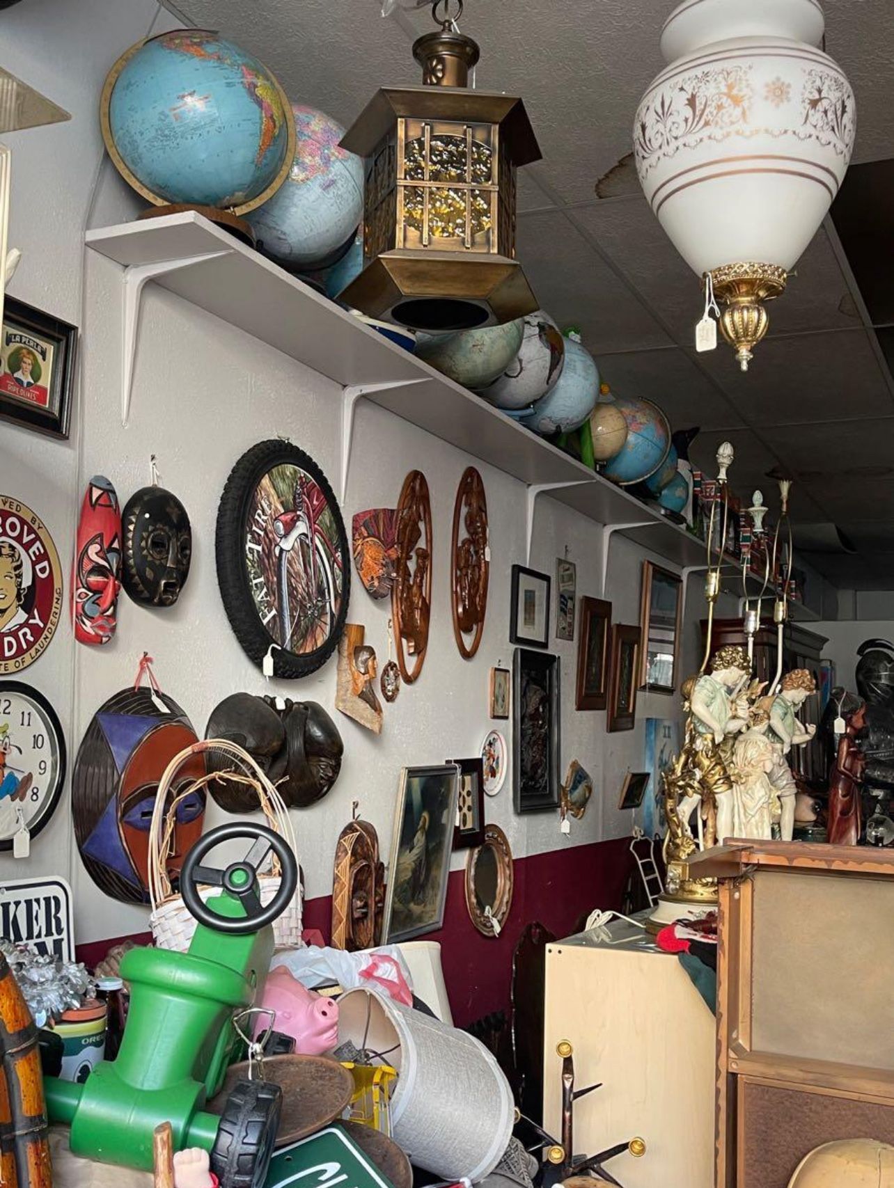 Vintage Underwood Legal Typewriter And Globes