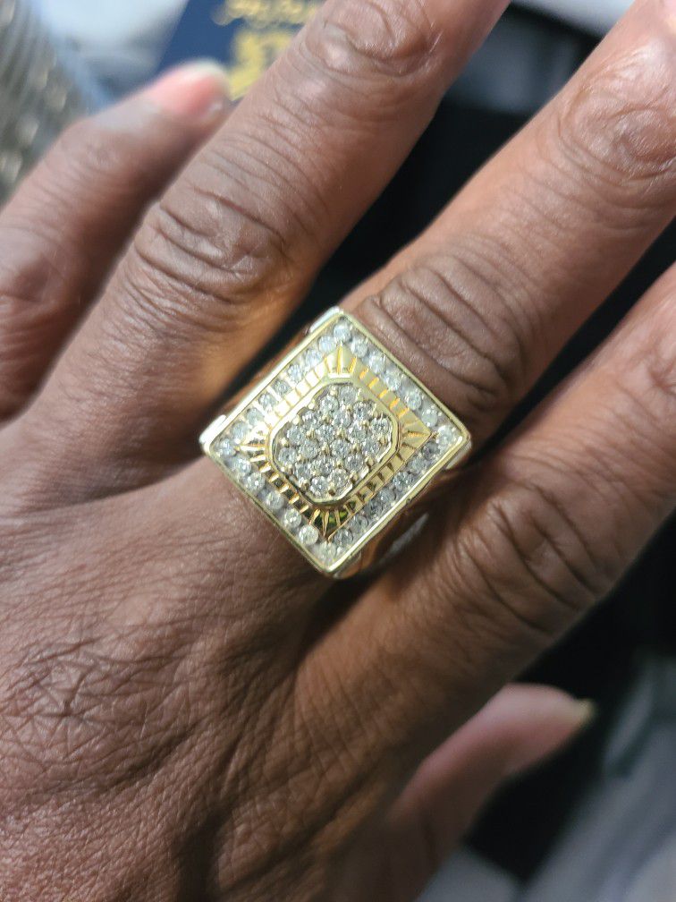 10kt Gold Diamond Ring
