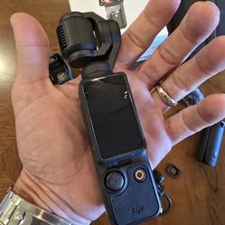 DJI Osmo Pocket 3 Creator Combo 