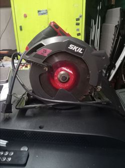 SKIL 15 Amp Circular Saw
