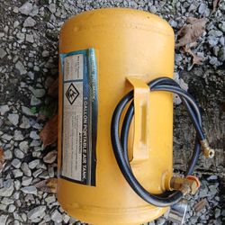 5 Gallon Air Tank And Hose, Works Great, Excellent Condition 