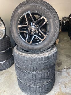 18” Chevy Trailboss Factory Wheels and Tires 6Lug