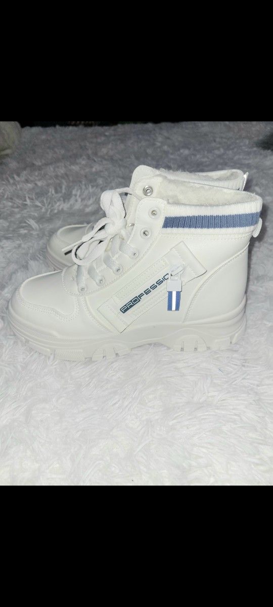 White & Blue Sneaker Boots With Fur Inside Women's US Size 7.5! ✨️