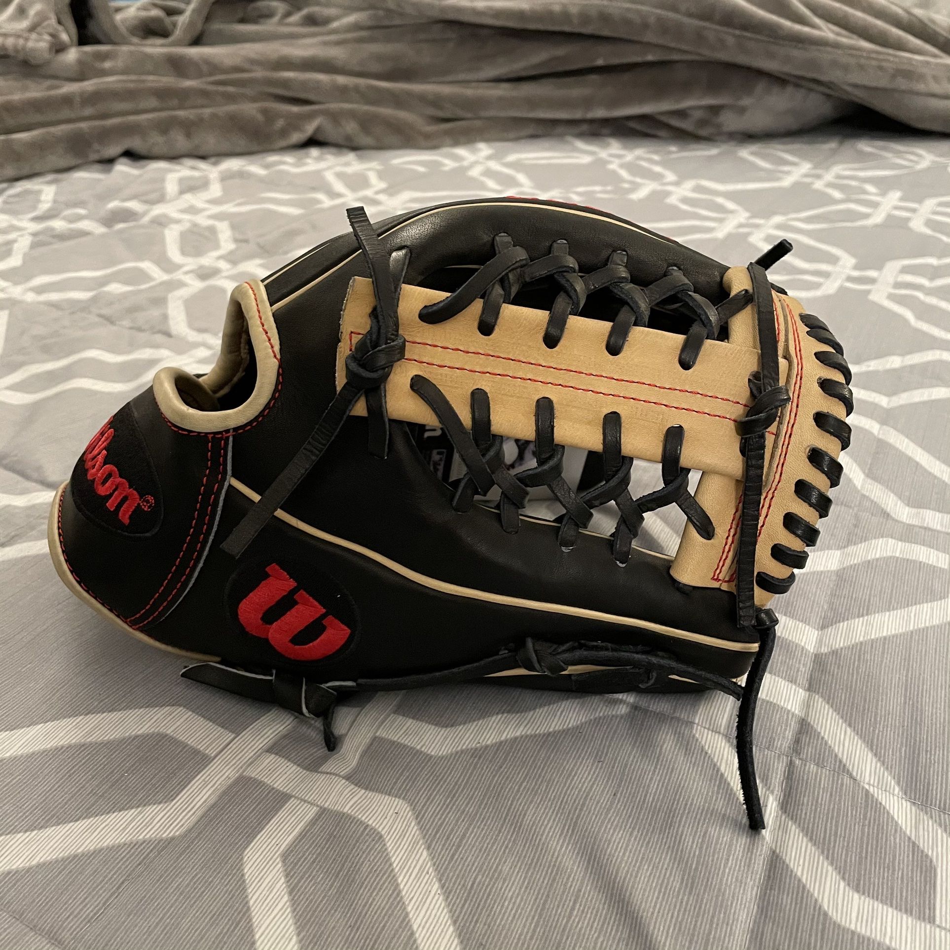 New Wilson A2000 1789 Baseball Glove