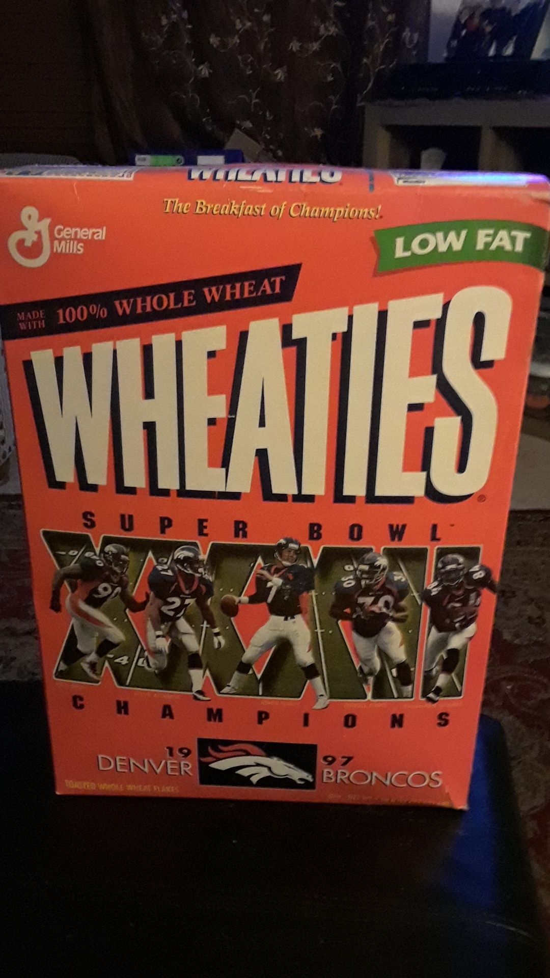 DENVER BRONCOS Elway 1997 Wheaties sealed box