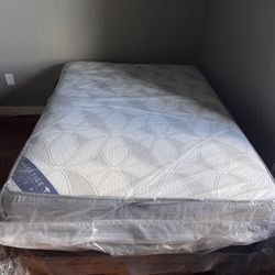 🛏️ Full Size Mattress + Box Spring + Rails Bundle! 🛏️