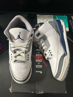 Jordan 3 Midnight Navy Size 4.5y