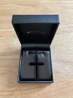 Men’s necklace $50 new