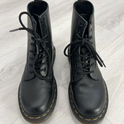 Dr. Martens 1460 boots