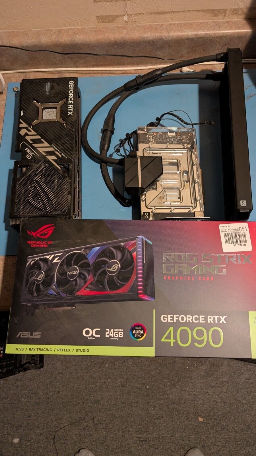 Asus RTX 4090 Strix OC in AlphaCool Eiswolf AIO and original heatsink