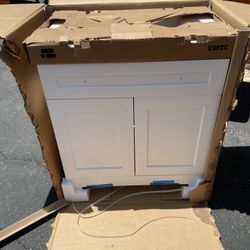EVERDEAN 30" WHITE VANITY COMBO