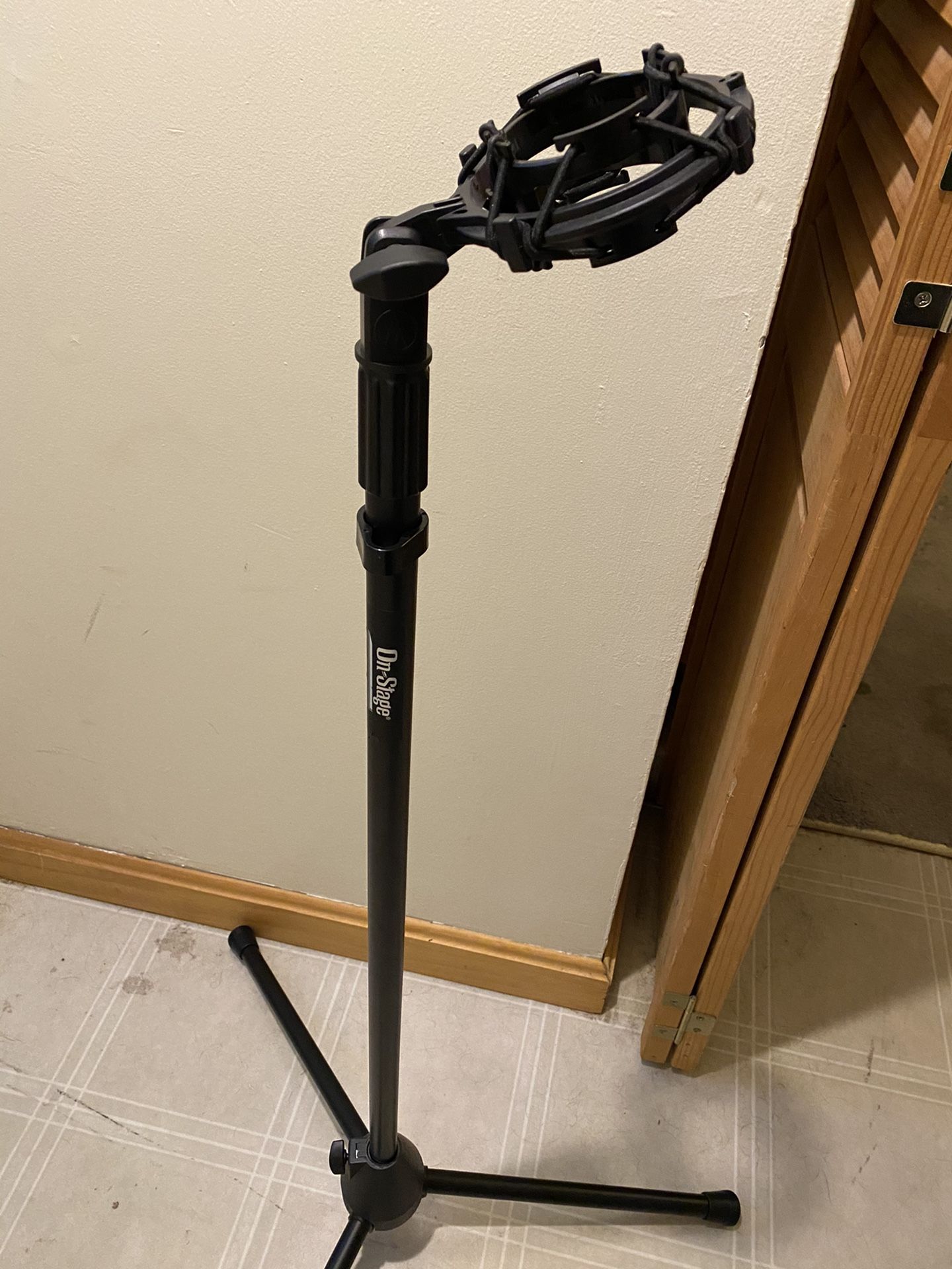 Microphone Stand With Shock Mount