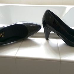 Natural comfort black pump, 6M