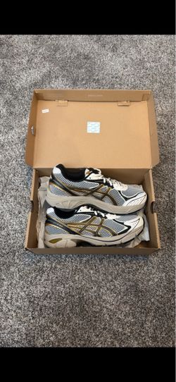 $100 ASICS Men Size 8