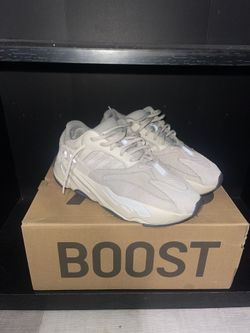 Adidas Yeezy Boost 700