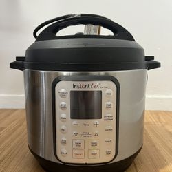 Instant Pot Duo Plus 6Qt 9-in-1 Multicooker —Used (Good Condition)